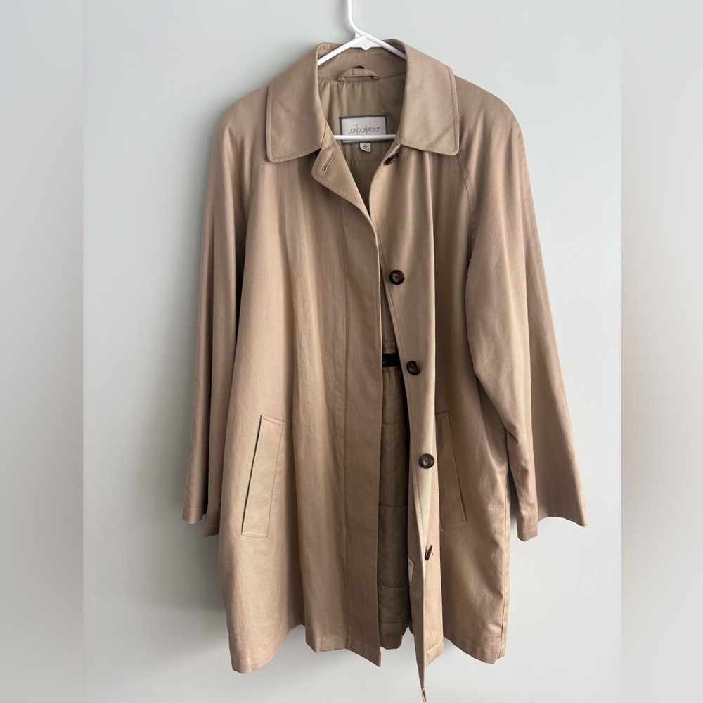 ✨ Classic London Fog Trench Coat – Size Large ✨